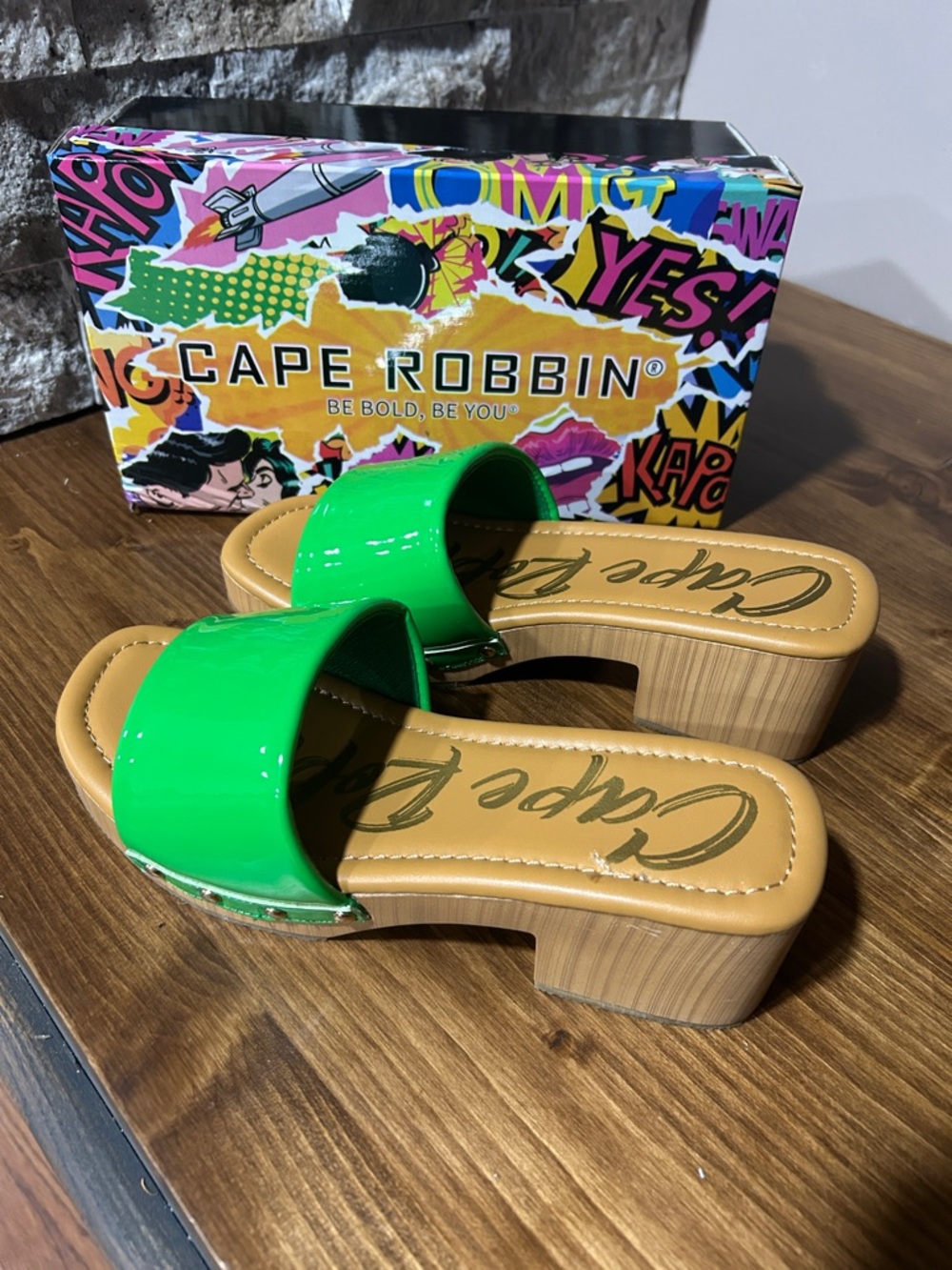 Cape Robbin Bright Green Patent Slide Mules new in box size 6